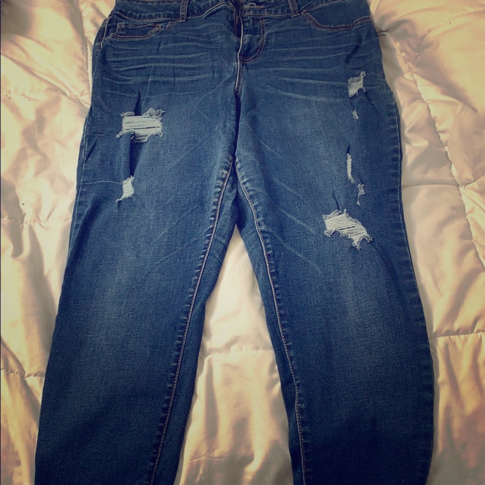 Distressed jeggings